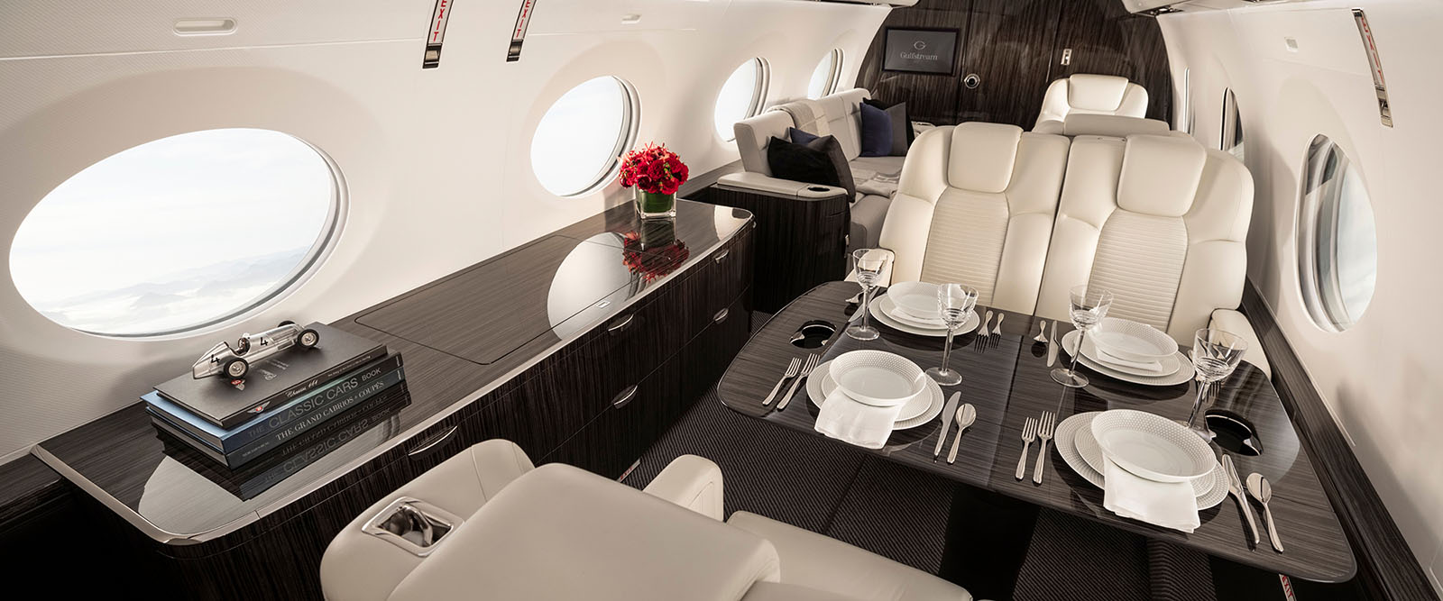 Gulfstream G500 in official cabin or flight deck image