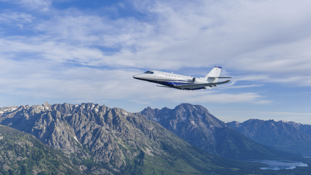 Cessna Citation Latitude em solo, imagem associada