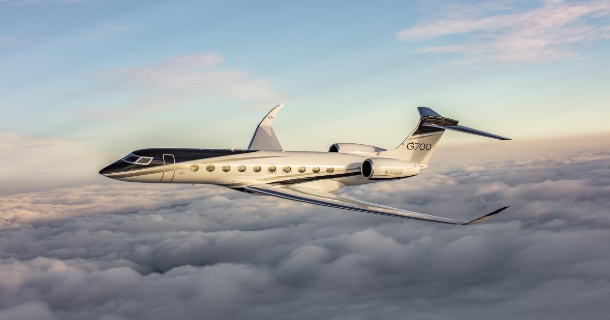Gulfstream G700 em voo, jato executivo de longo alcance que ultrapassou 100 recordes de velocidade e mais de 100 entregas