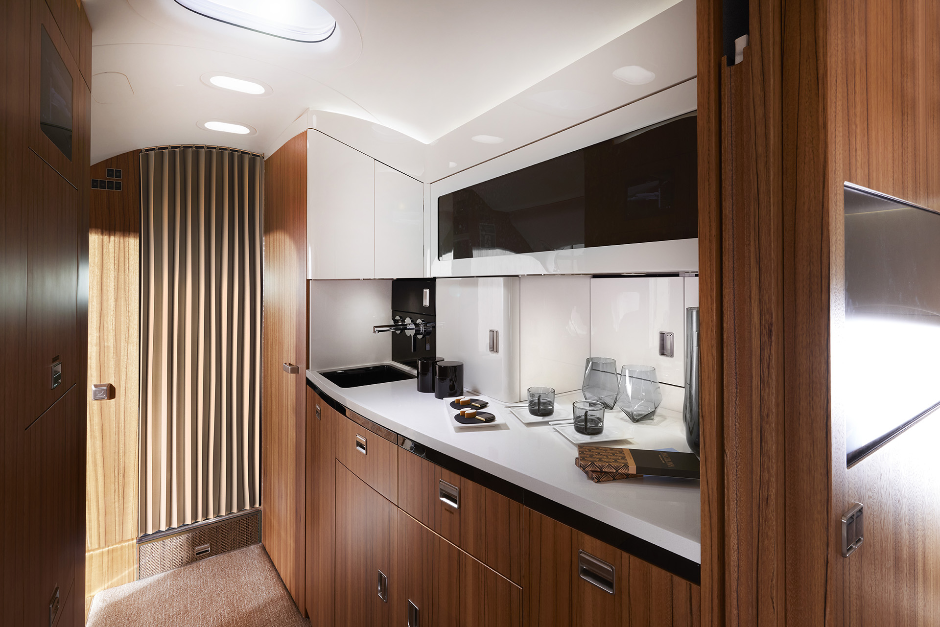 Dassault Falcon 6X em foto oficial da aeronave