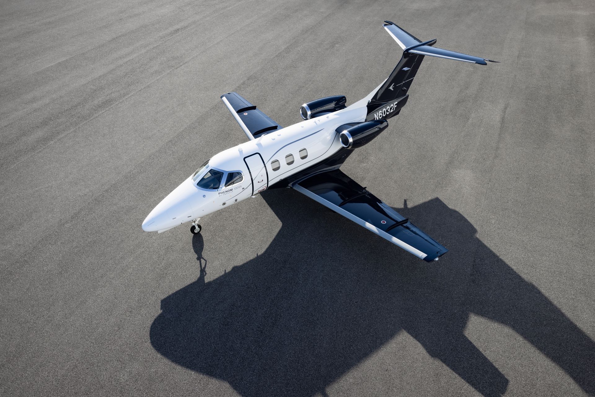 Embraer Phenom 100EX em imagem oficial da aeronave